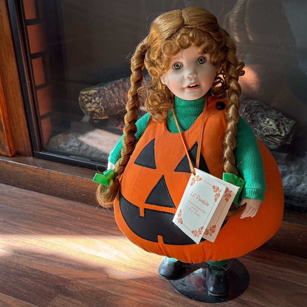 Hamilton Collection Laura Cobabe lil Pumpkin Halloween Porcelain Doll
